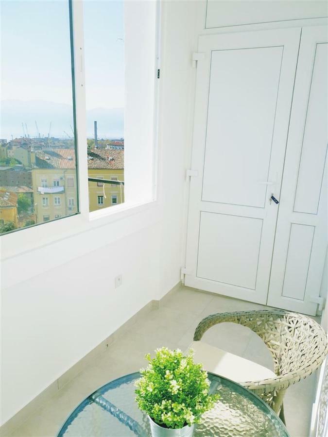 Apartment Alba Fiume Esterno foto